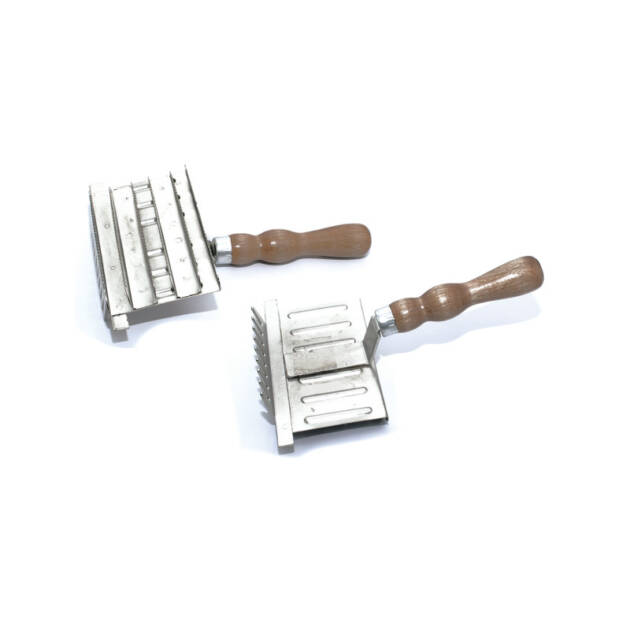 Raspadeira de ferro com ancinho