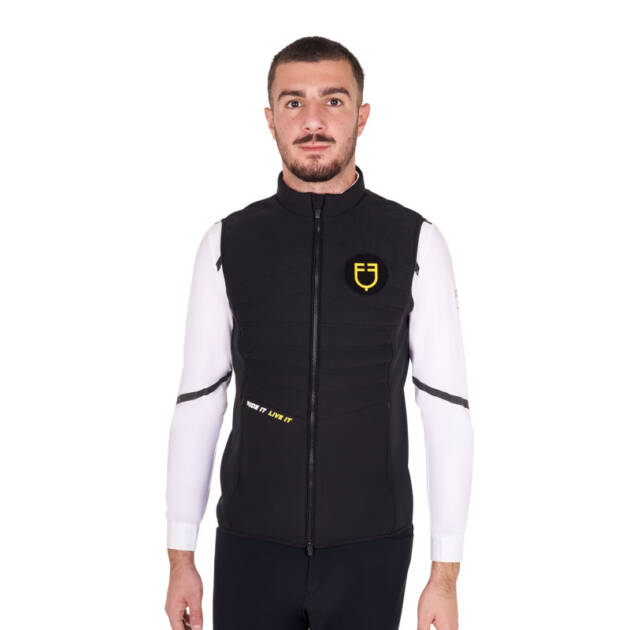 Colete masculino slim fit em tecido técnico