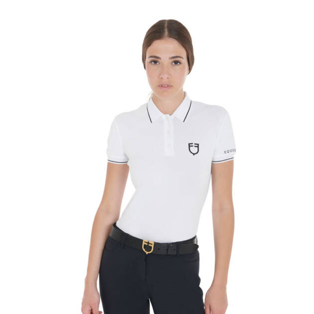 Polo feminino slim fit em tecido respirável