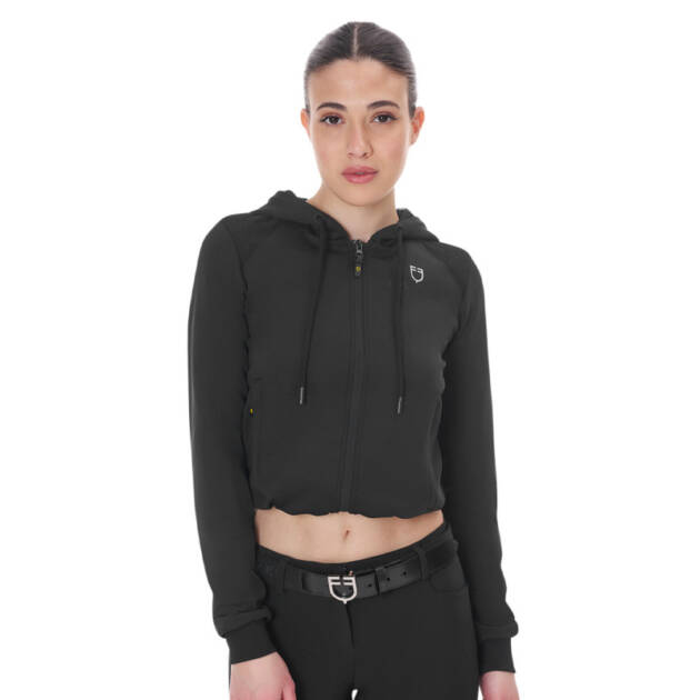 Moletom feminino cropped com capuz