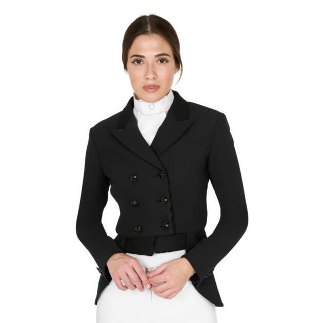 Meio fraque feminino para concurso de adestramento