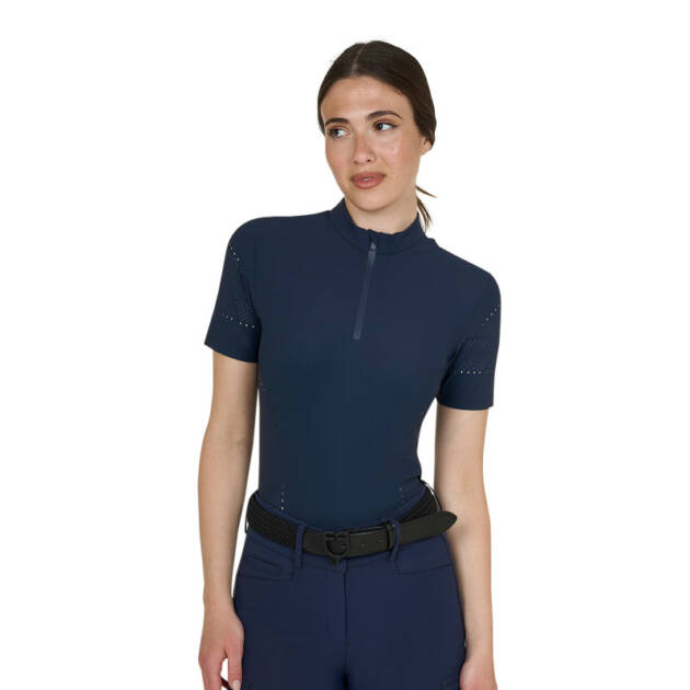 Camiseta feminina de treino em tecido técnico com microfuros